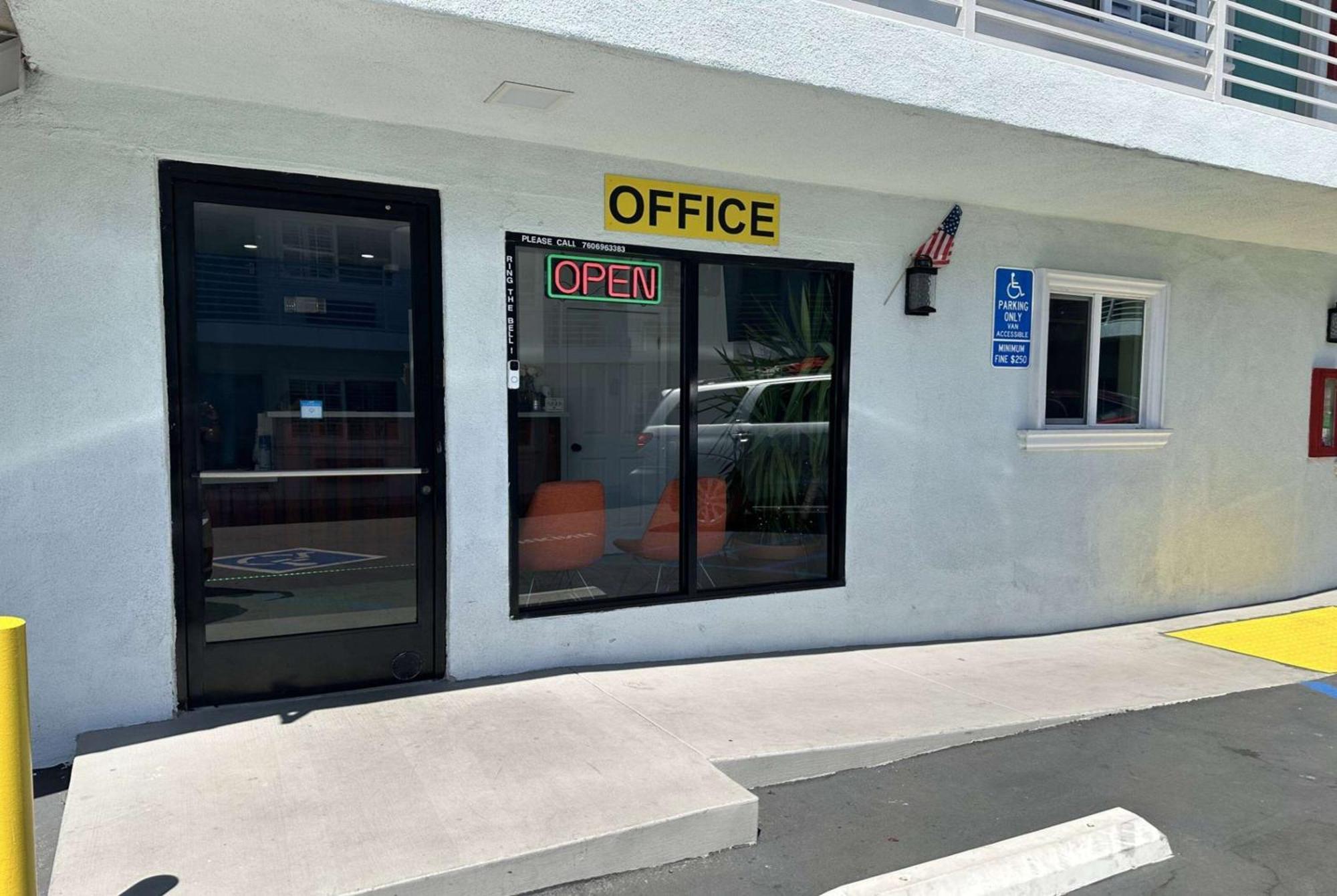 Motel 9 Oceanside Exterior foto